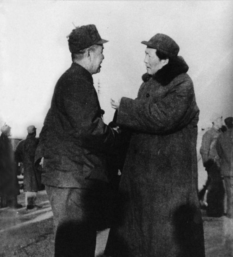 新中国刚成立不久，周总理便发现了一件怪事：在众多部委提交的文件中，唯独水利部的文