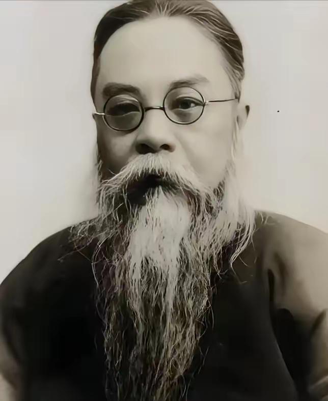 一位肿瘤科主任医师说：“如果你想让自己多活几年，你就谁都不要管，管好自己就行了。