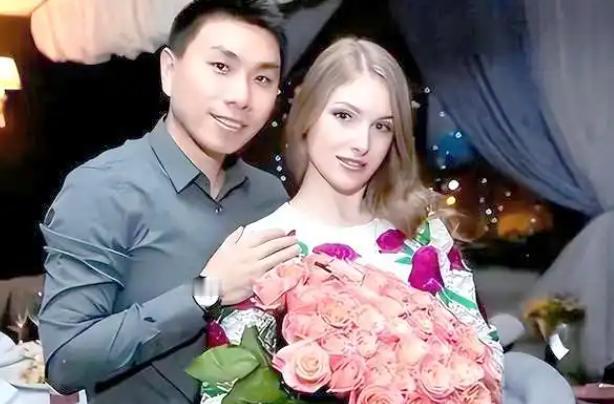 当年靠娶乌克兰娇妻爆火的河北小伙，结果结婚11年妻子出轨，女儿判归女方，这段