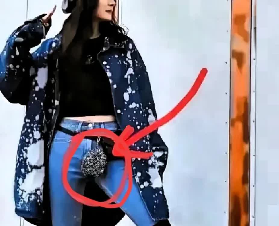杨幂那条裤子一出来，我眼珠子差点瞪掉，这设计是认真的吗？