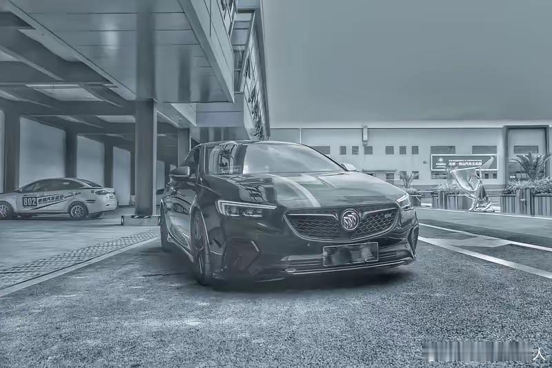 我的别克君威开了十年了,看了看里程14.5万公里,如果按8毛钱一公里的油费,那接