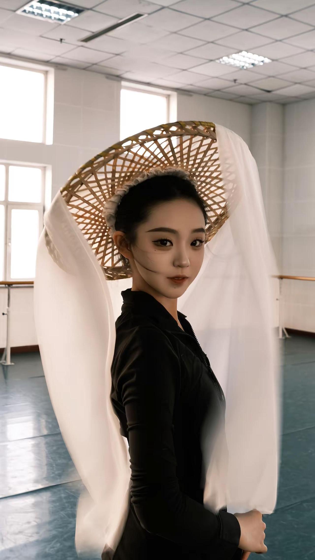 我锁着眉最是相思断人肠。