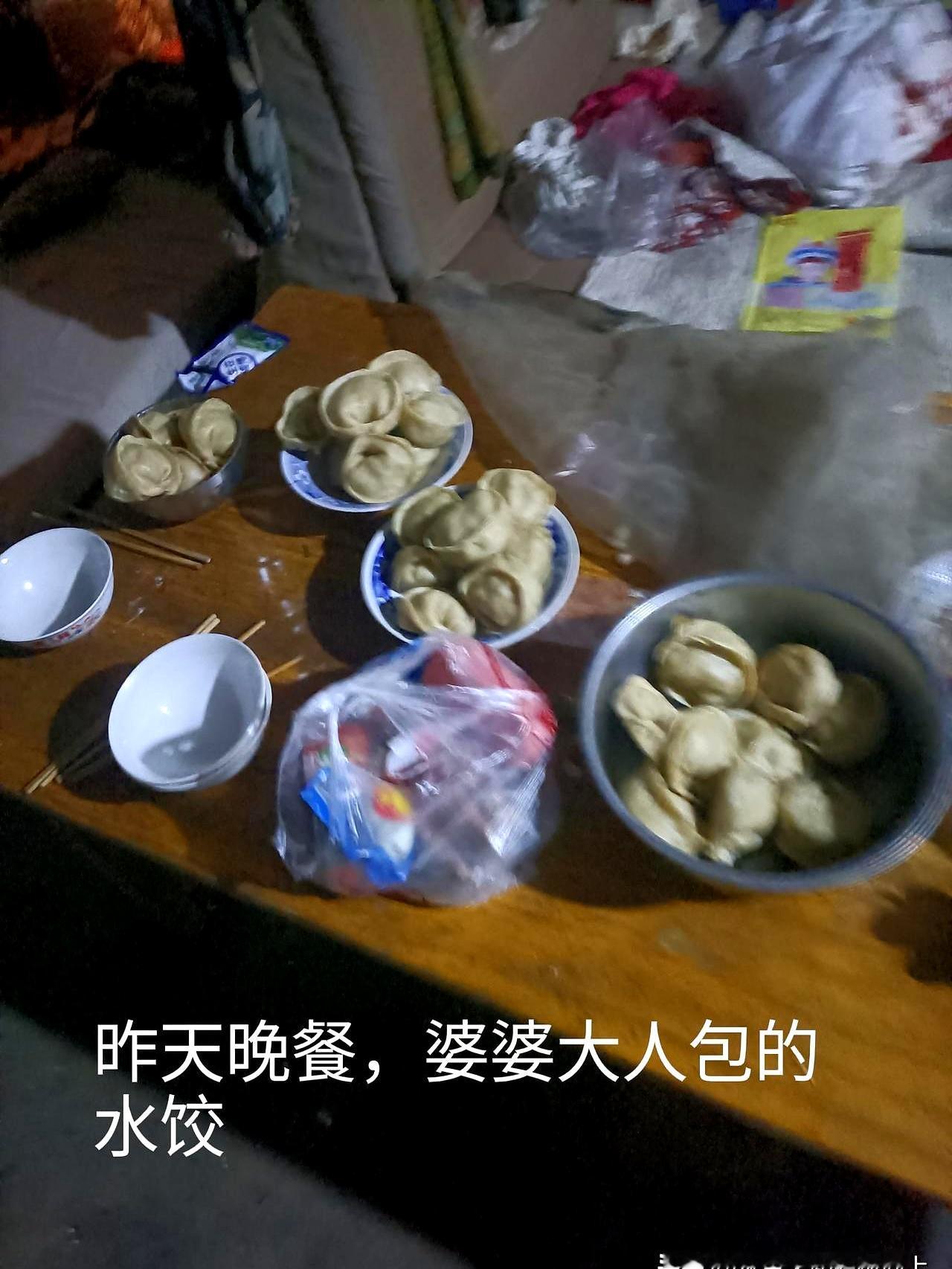 丈夫昨天回老家，原本想把人一起带回去，结果只让在家多陪孩子两天。夜里一进门，先