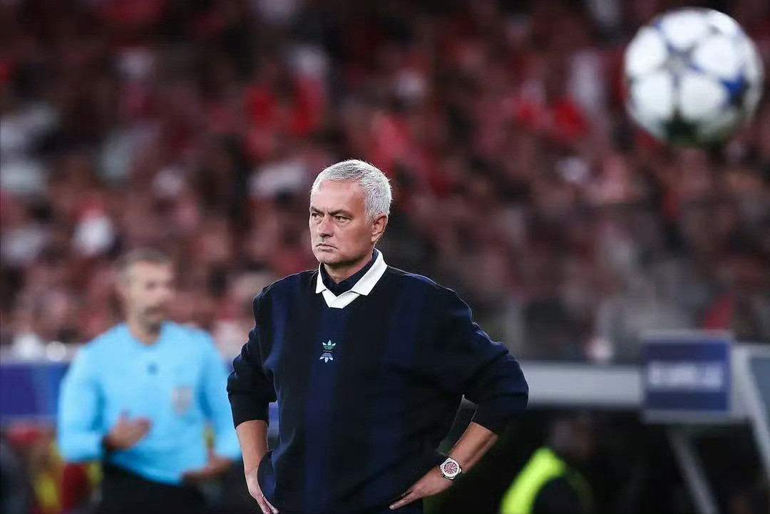 罗马诺直击皇马选帅内幕，穆里尼奥主动表露执教意愿，一心想要回归皇马，现阶段合作进