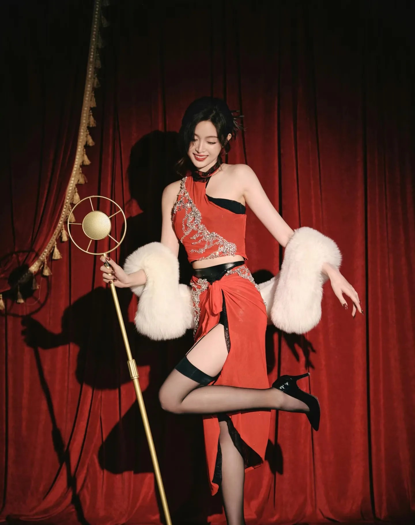 吴宣仪，魔鬼身材，内娱腿精，真的是太美了