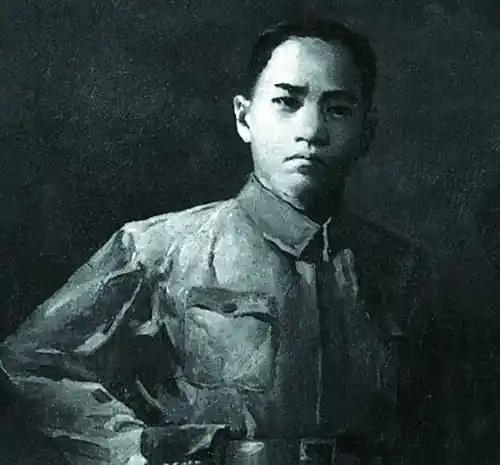 1939年，鲁雨亭率领900新四军，包围了大房庄据点里面的数十头日寇，日军少佐不