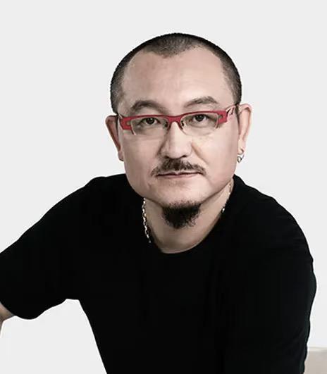 导演乌尔善估计后槽牙都要咬碎了，真是有苦说不出，没想到，自己选的演员形象总是
