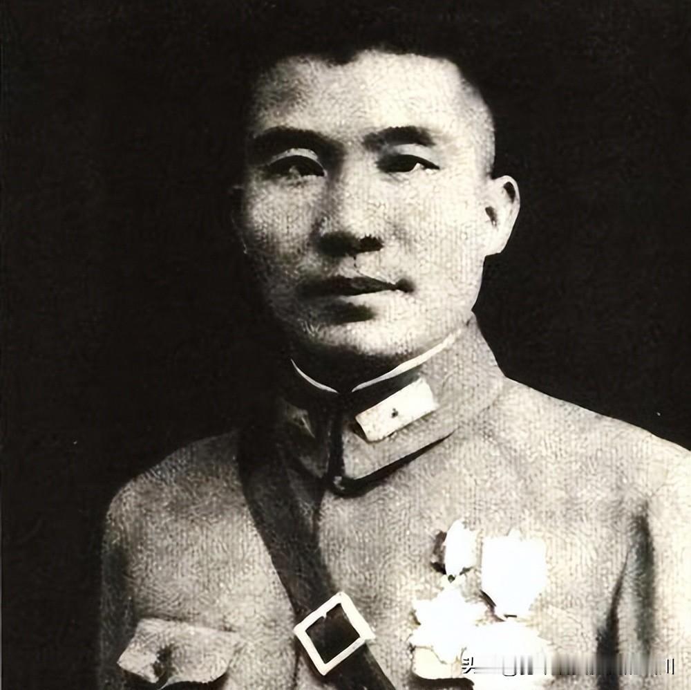 淮海战场，重建的74军副军长兼师长，带头冲锋违抗军令，称“血战到底，绝不后撤！”