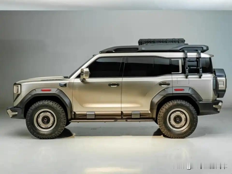 红旗首款硬派越野车来了？单看外观，这款车非常粗犷、硬朗、有个性，全尺寸的AT