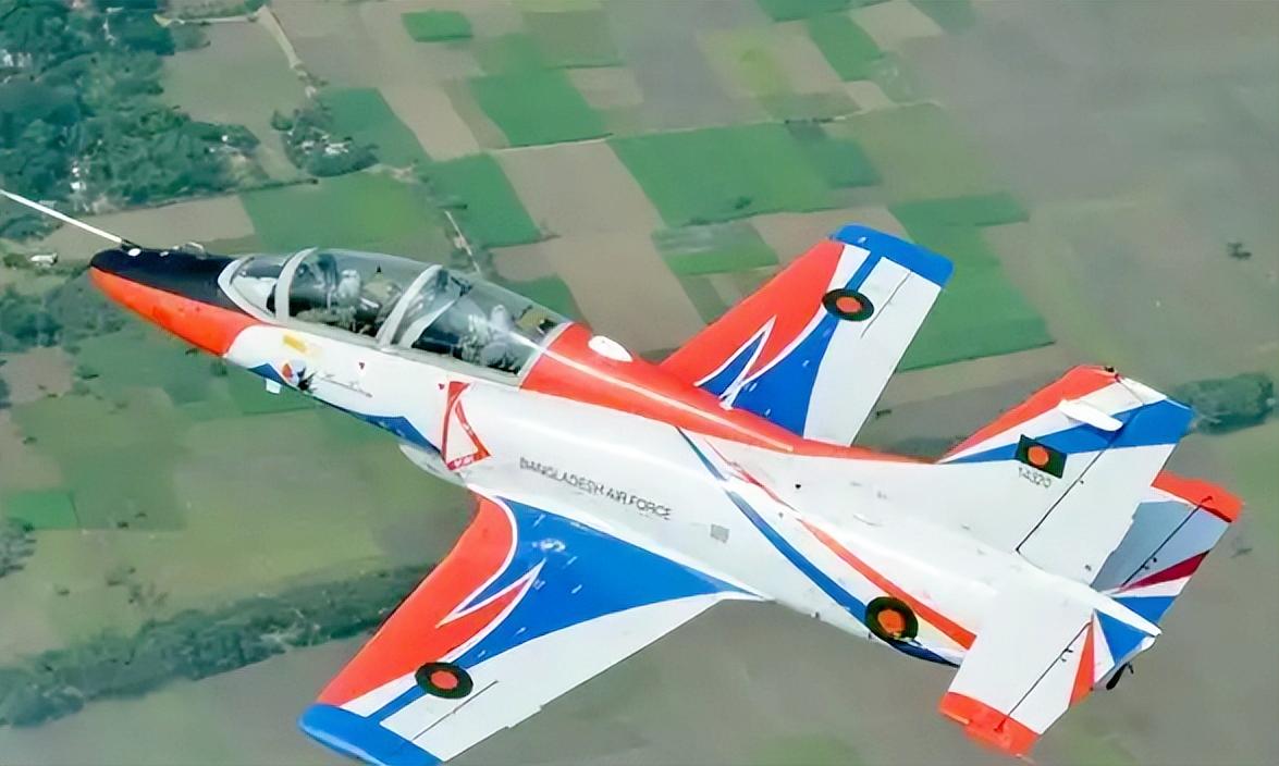 苏丹这内战真够磨人的，打了快两年依然僵持着没个结果，谁都没想到巴基斯坦直接下场帮