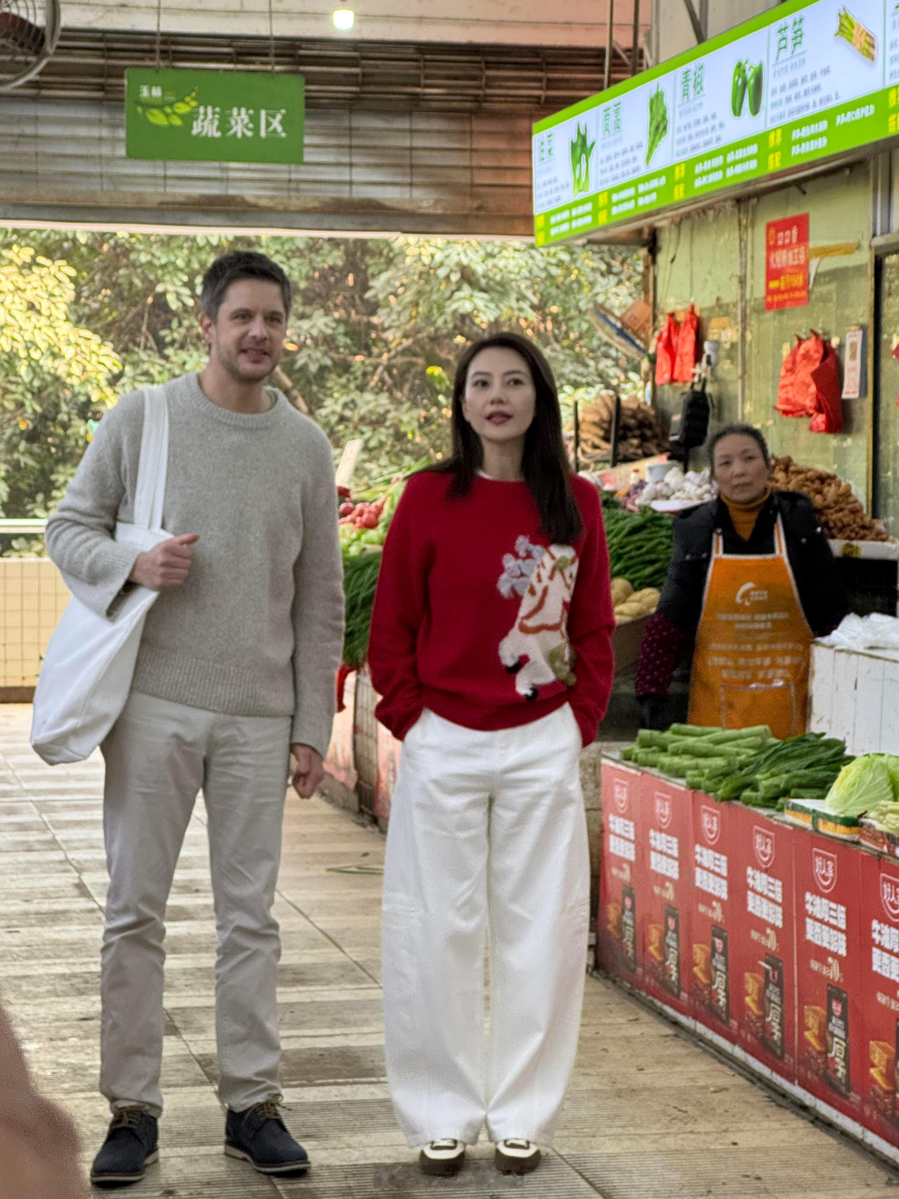 买菜遇到高圆圆了！