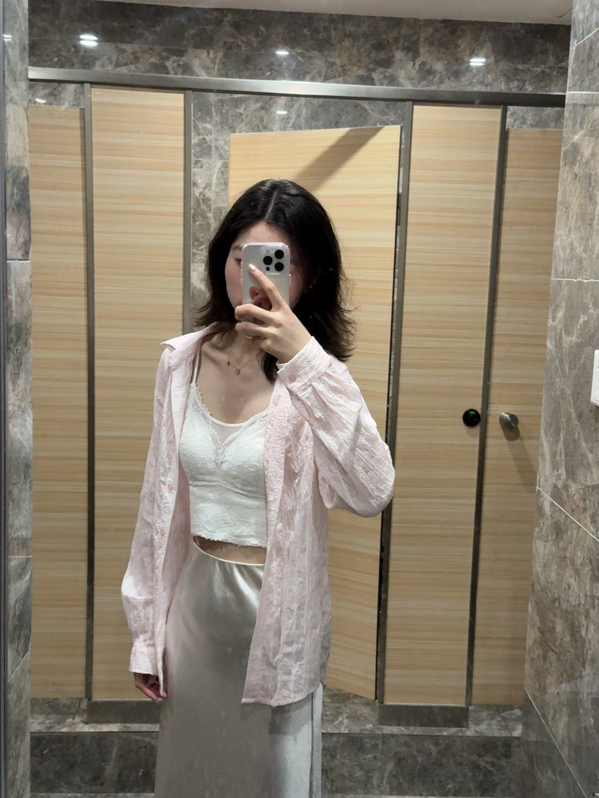 今天的ootddddd美丽的周五如果明天不培训就好了我在想要不要给家人们再拍个