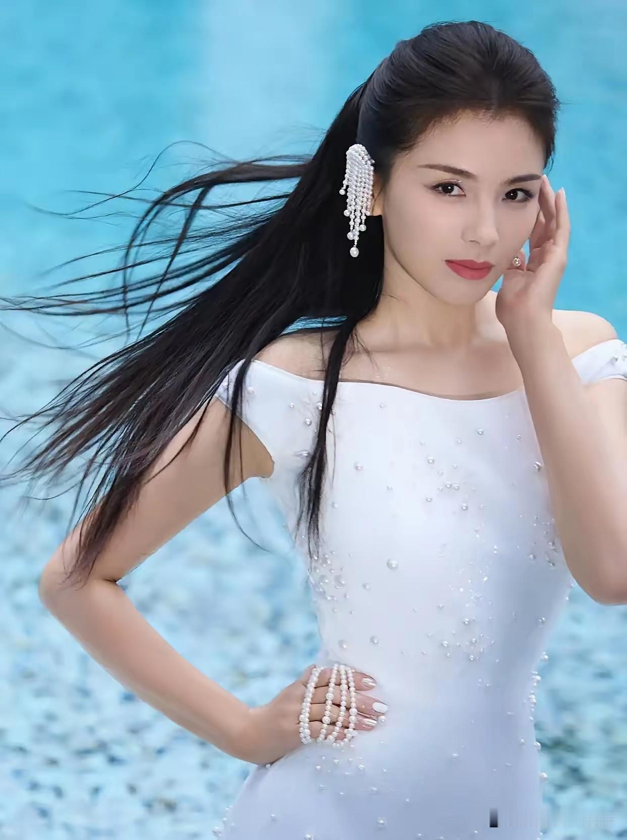 之前追《我是歌手》的时候就被刘涛的演唱惊到，本来以为只是来跨界玩票的，结果一开口