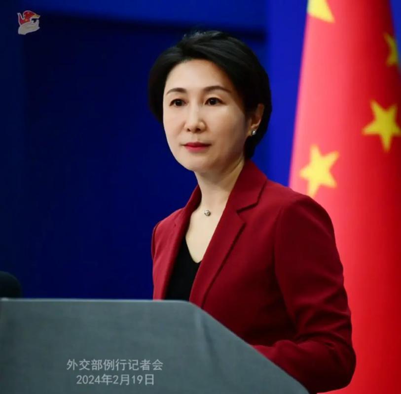 红线碰不得！中国反制重拳落地，美军火商慌了。12月26日这天，外交部发言人