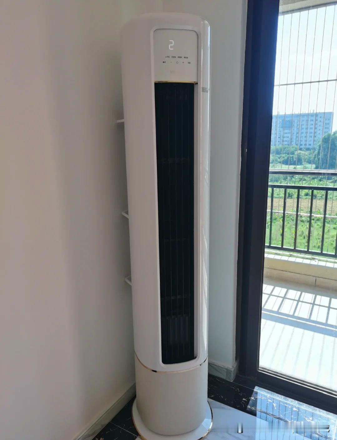 现在天气太热，需要空调，一来规定不买中国空调，二来买了也没电，因为印度电力不足，