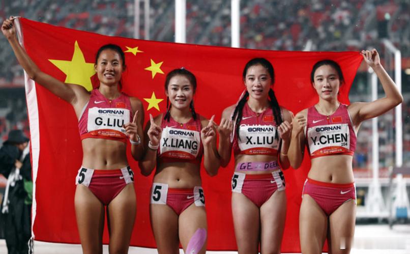 中国接力有陈妤颉在亚洲就是无敌亚运4X100混接要想夺冠她必须上当亚运女子4X100米接力决赛进行到