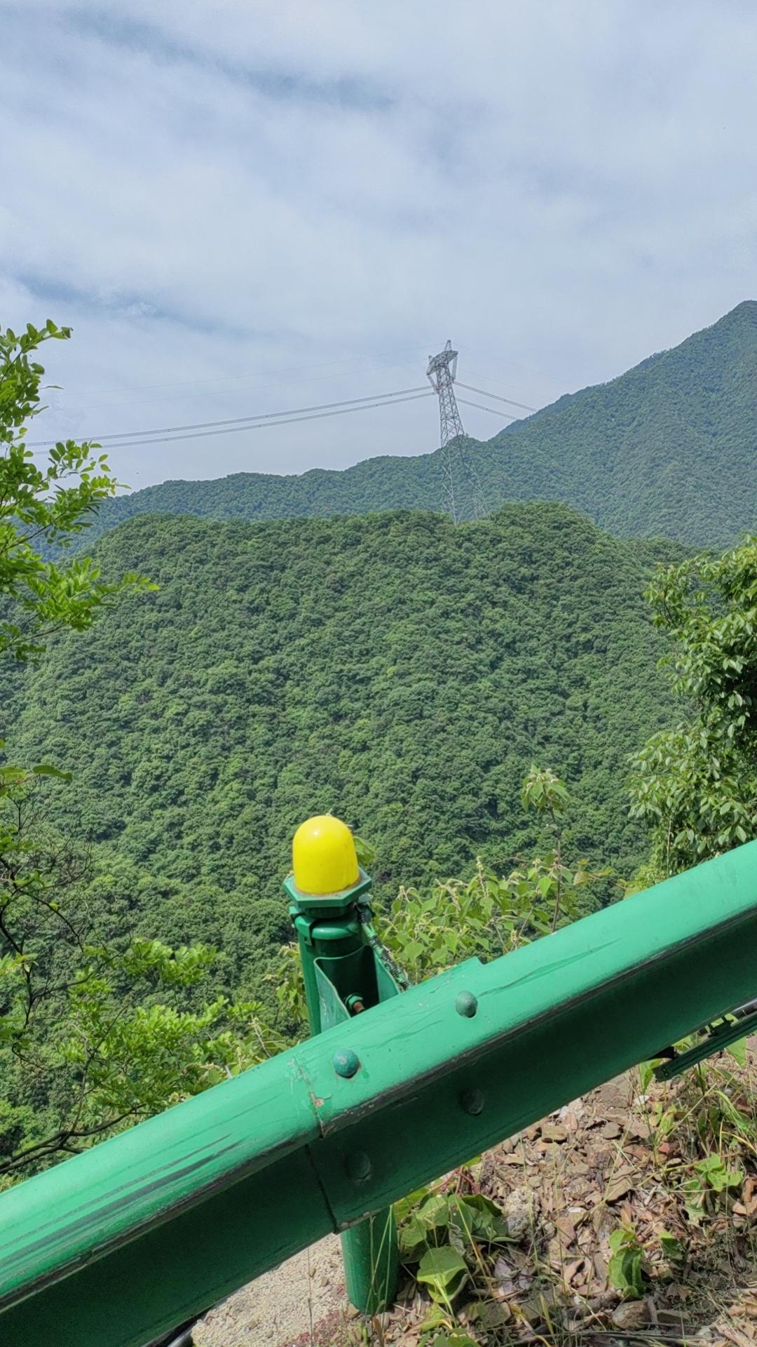 冬日生活打卡季皖南318川藏线，对于我来说，真是山路十八弯，山路的每一个弯都是一