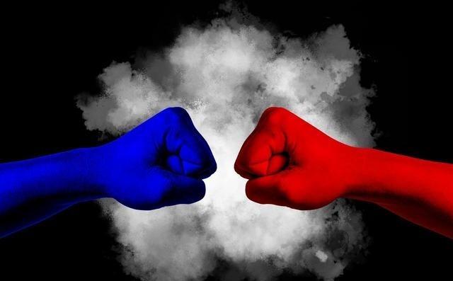 从现在的形势看，我越来越担心某天会突然爆发战争了。以前认为中国很和平、安全，不可