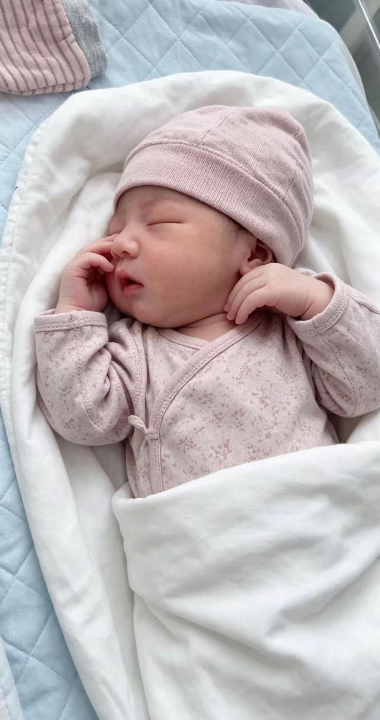 女人还是得生孩子，真的是母以子显！​我表侄子，今年35了。结婚八年，一直没孩子