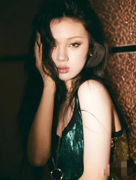 单依纯终究是押错宝了，她以为常石磊能打造出林忆莲跟王菲，肯定也能打造出下一个