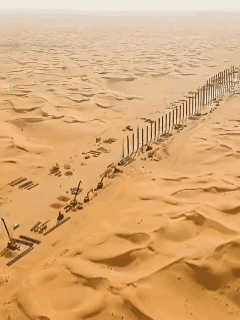 沙特前几年雄心勃勃的“线型城市，由中国承建。现在大幅缩水了，原计划170公里，1