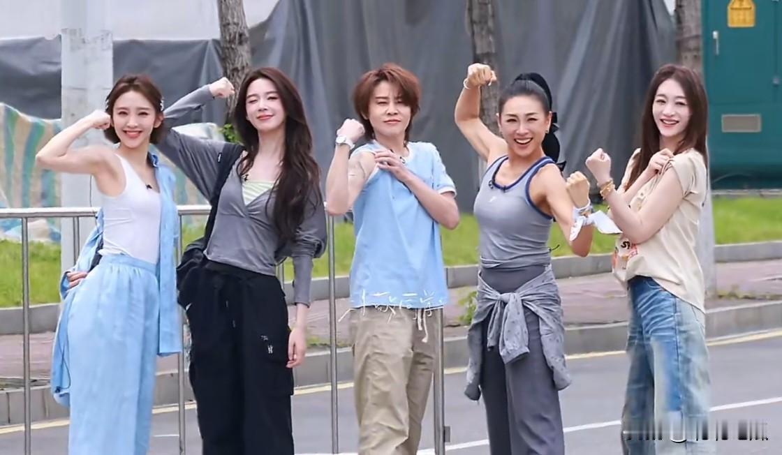 王濛终于被拉出来营业了不得不说她们这组观众缘爆表再加上这次小考又考了第二名