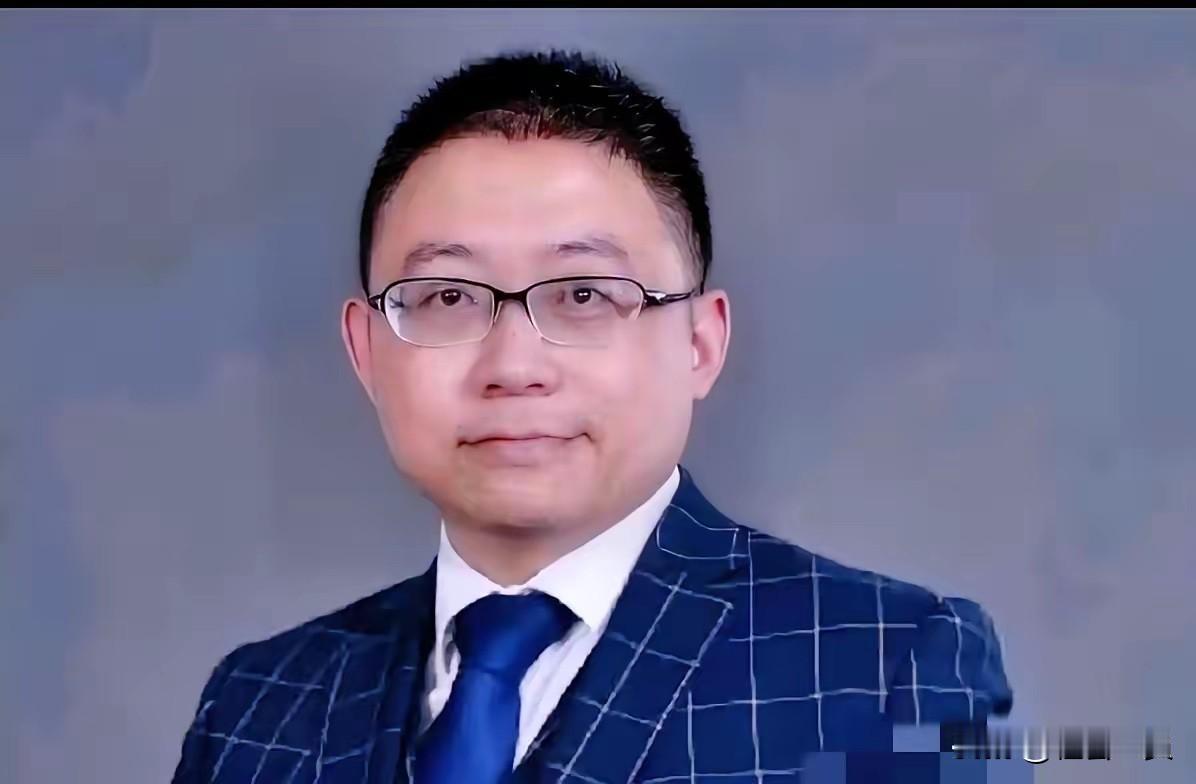 这就很搞笑了，真的是笑发财了。刚才那个专家还在那唾沫横飞教育人呢，一副高高在上