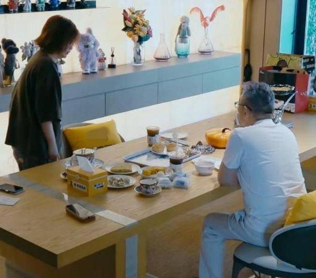 杜华的豪宅生活首度曝光：早餐一顿吃8个菜，全程保姆伺候
