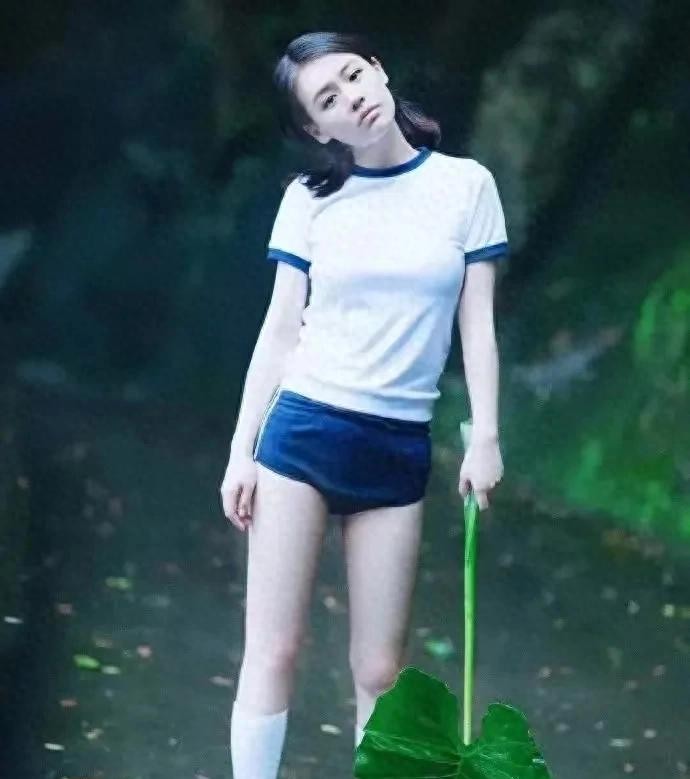 马思纯是真的瘦了后更美了，身材瘦回“黎吧啦”的完美身材。