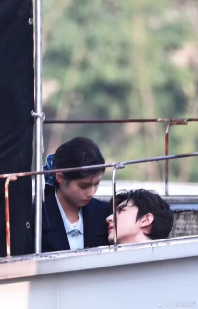 林一艾米新剧双穿救赎文林一艾米新剧太绝啦！双穿设定超新颖，救赎剧情直戳心，狠狠