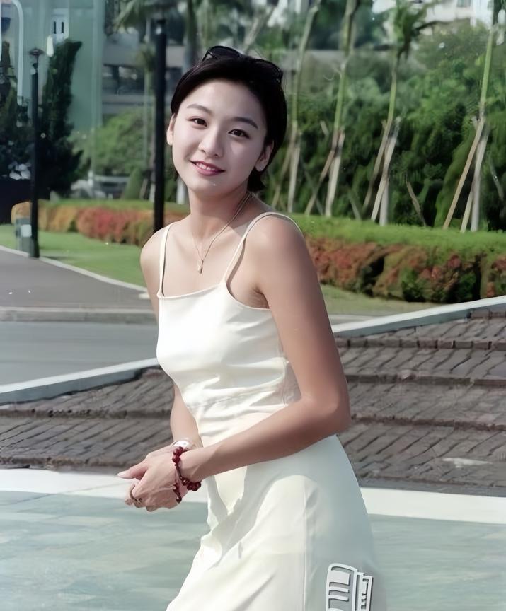 我估计江祖平这辈子都不会结婚了还有一个最重要的原因，那就是：她自己是不婚主义