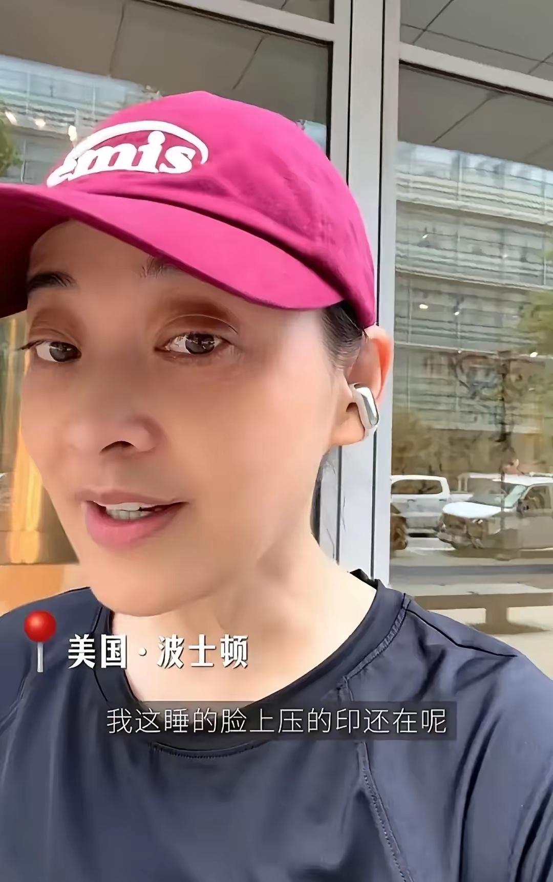 7月9日，现年51岁的梅婷再度引发网友热议登上热搜榜单。在亮相白玉兰相关活动结束