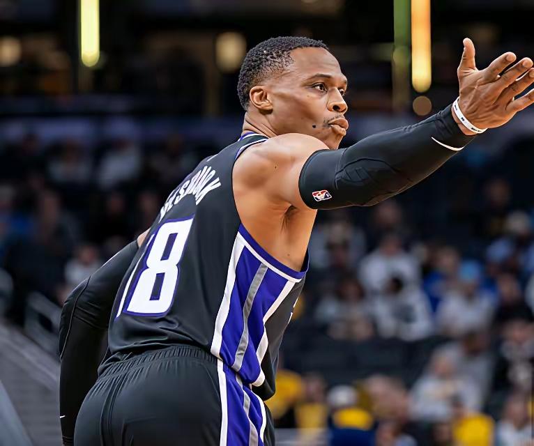 三双王再次开启震天模式，大威少今日战公牛砍下生涯第208次三双。NBA三双榜最新