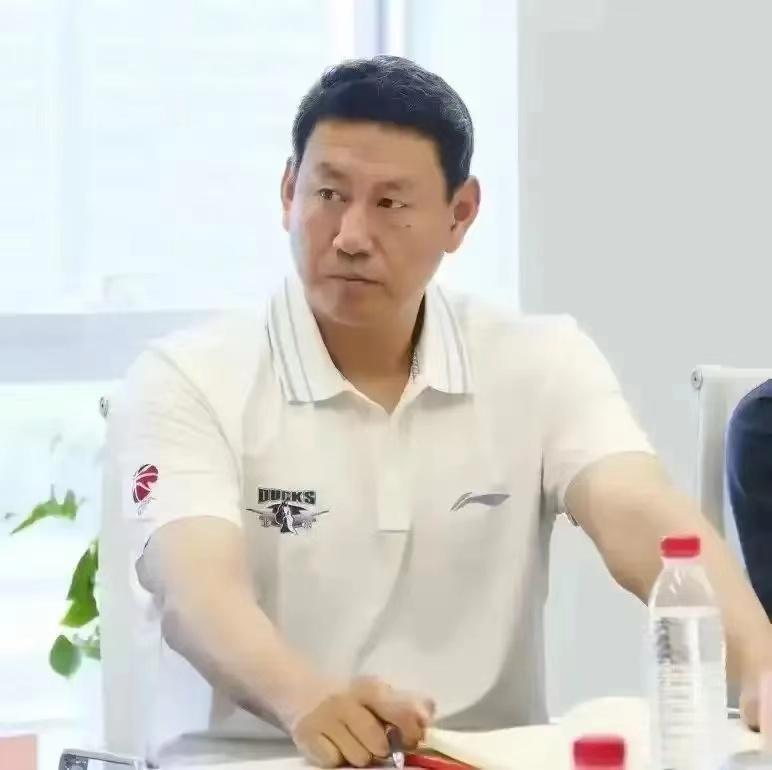 绝佳良机！北汽男篮新赛季夺冠有戏！放眼CBA，北汽男篮争冠路上主要的拦路虎眼下