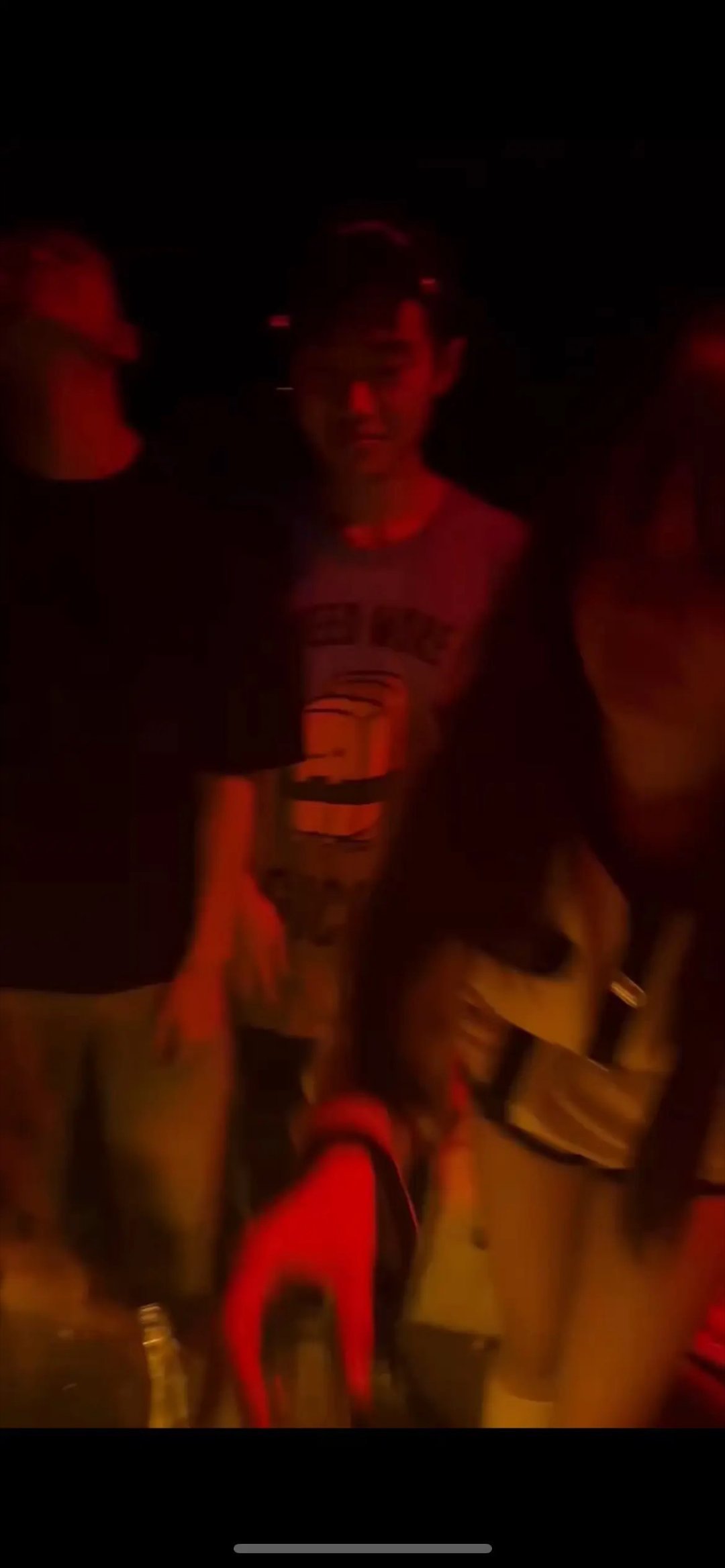 BLG商K狼人杀全干了？炉石主播就多就洗个脚！[doge]​​​