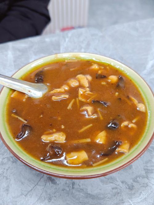 我家早餐，时而在家自制，时而外出就餐。周一至周五时间紧迫，基本就在楼下买包子、豆