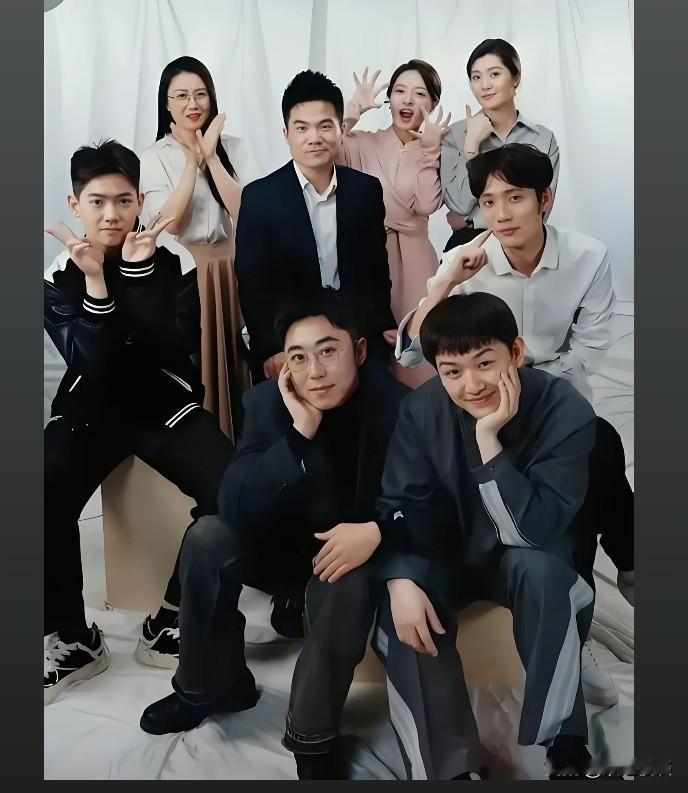 选择比努力更重要！看到某选大主播离职，不禁感叹选择方向不对，努力白费。当初肝