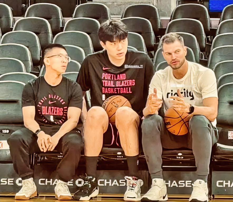 开拓者队虽然115-123不敌雷霆，但这两人是真不行！1、杨瀚森，替补登场