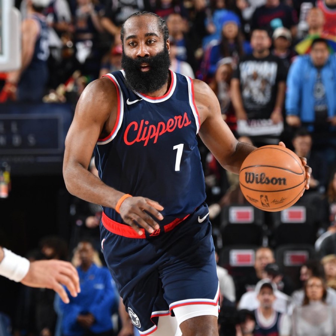 美媒：詹姆斯·哈登最近四场比赛的表现：28分-4篮板-7助攻34分