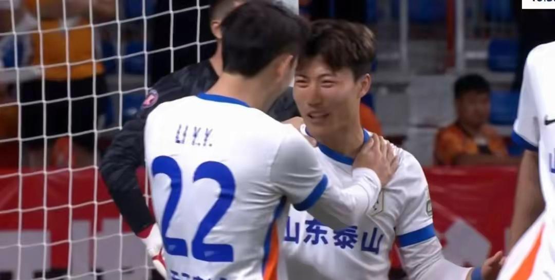3-2！3-0！中超又乱了，泰山遭逆转爆大冷，海牛首胜，蓉城领跑！北京时间5