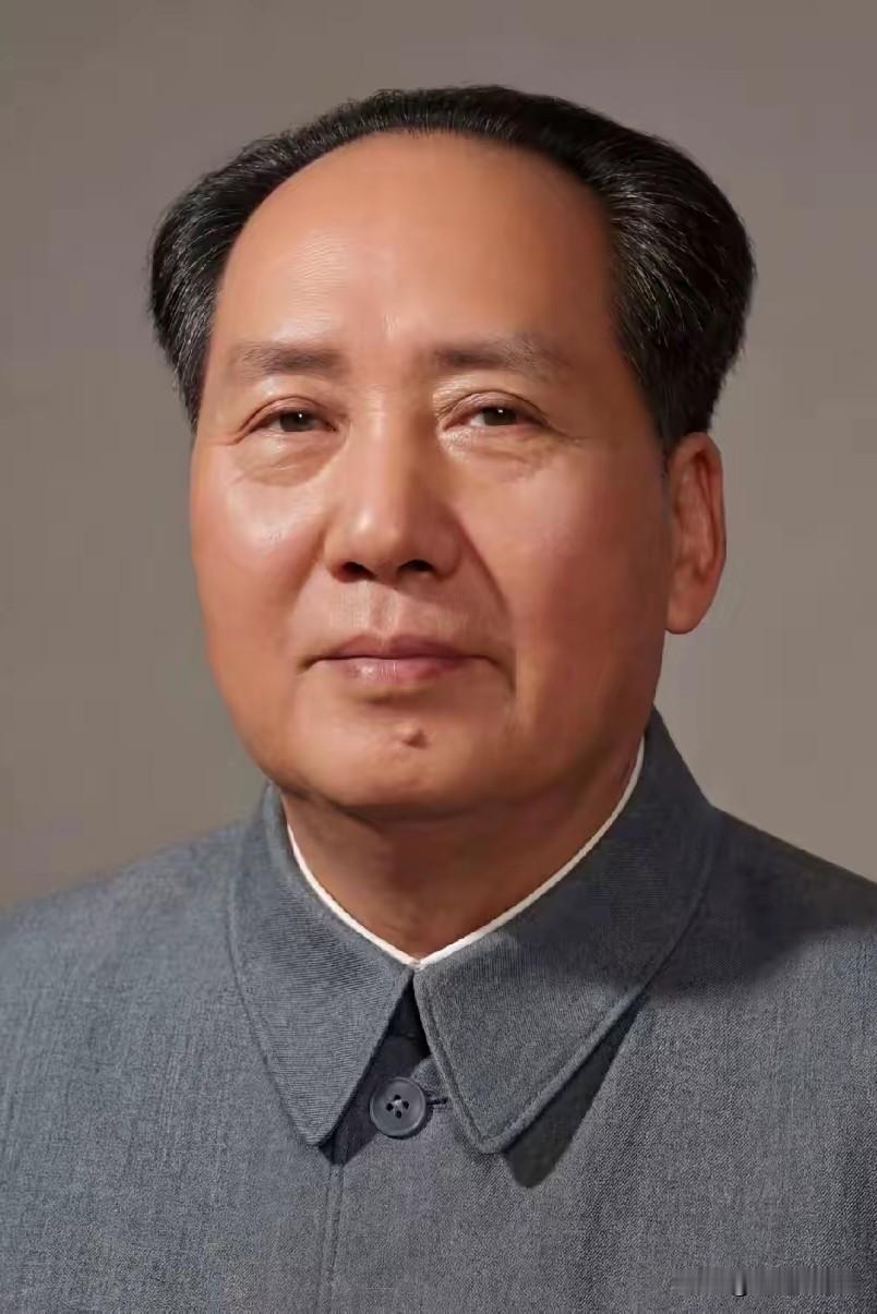 毛主席永远活在人民的心中！没有您就没有新中国，没有您就没有今天的幸福生活！向伟人