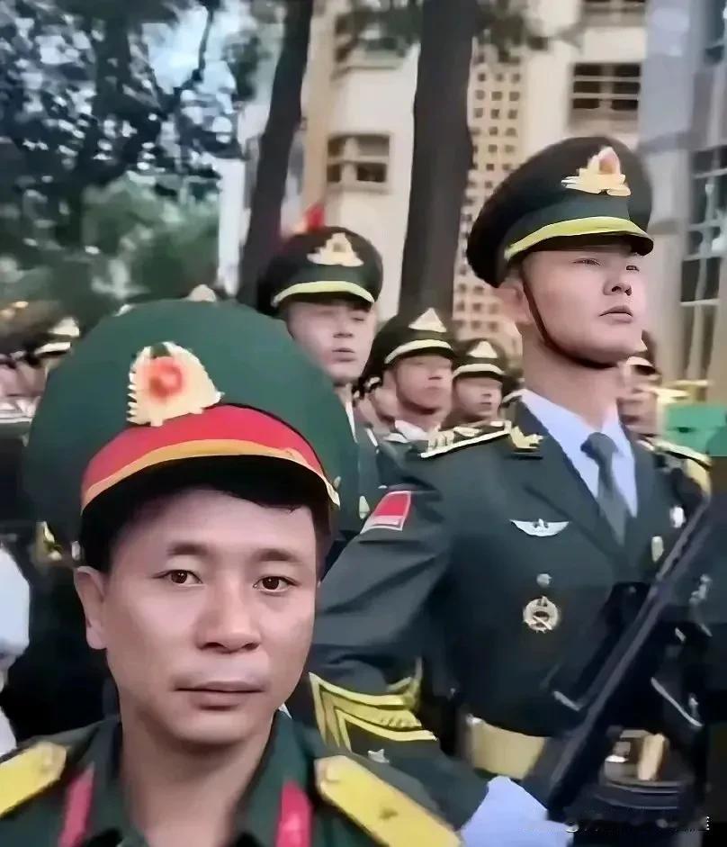 越南九二阅兵“翻版中国”引热议，网友：刷漆就能变强？2025年9月2日，越