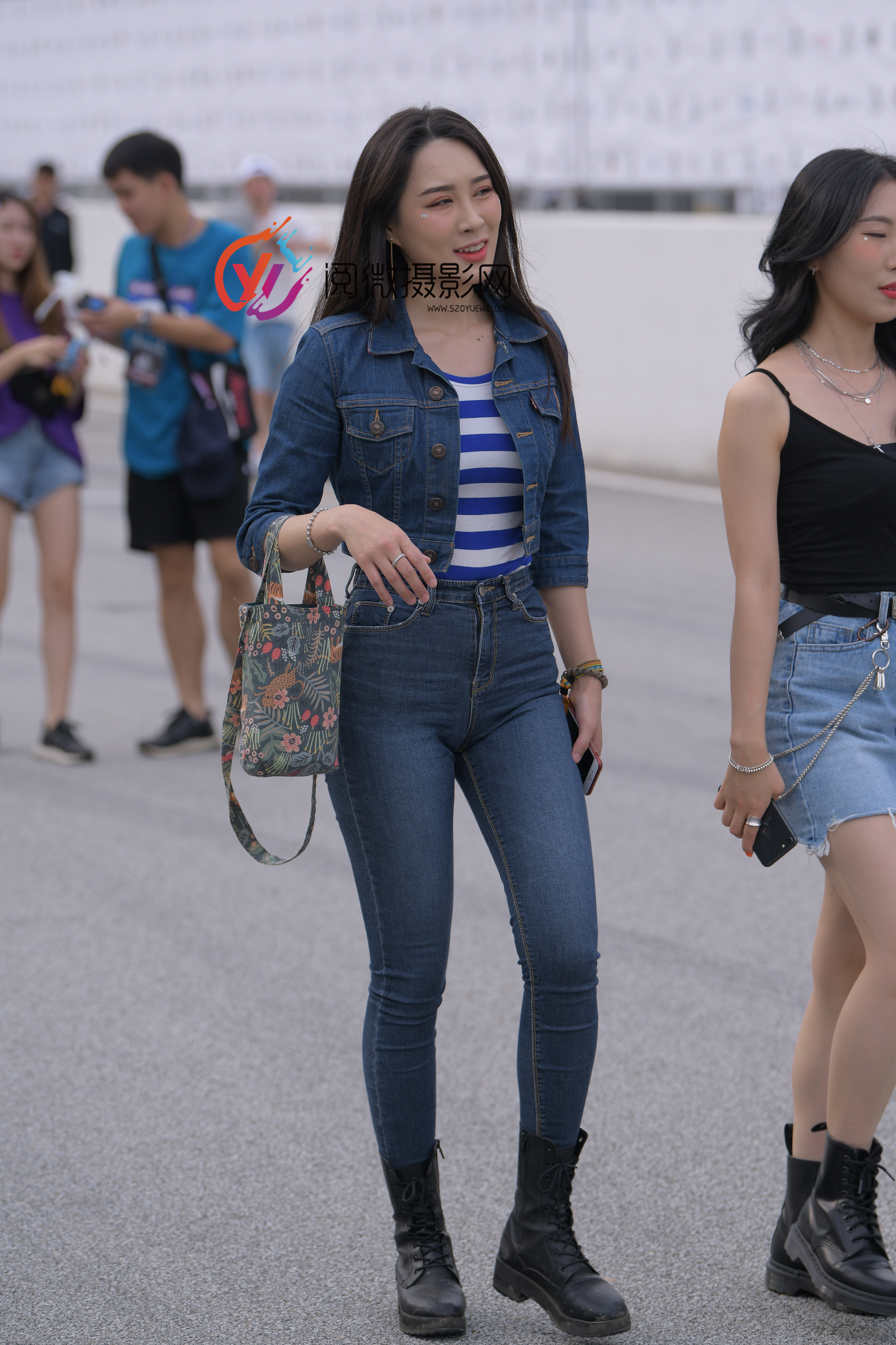 短靴牛仔装飒爽靓丽美~~​​​