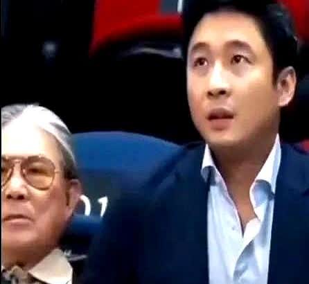 嚯！听说霍家又有大喜事？别急，不是婚礼，是霍家上下为了“钻石王老