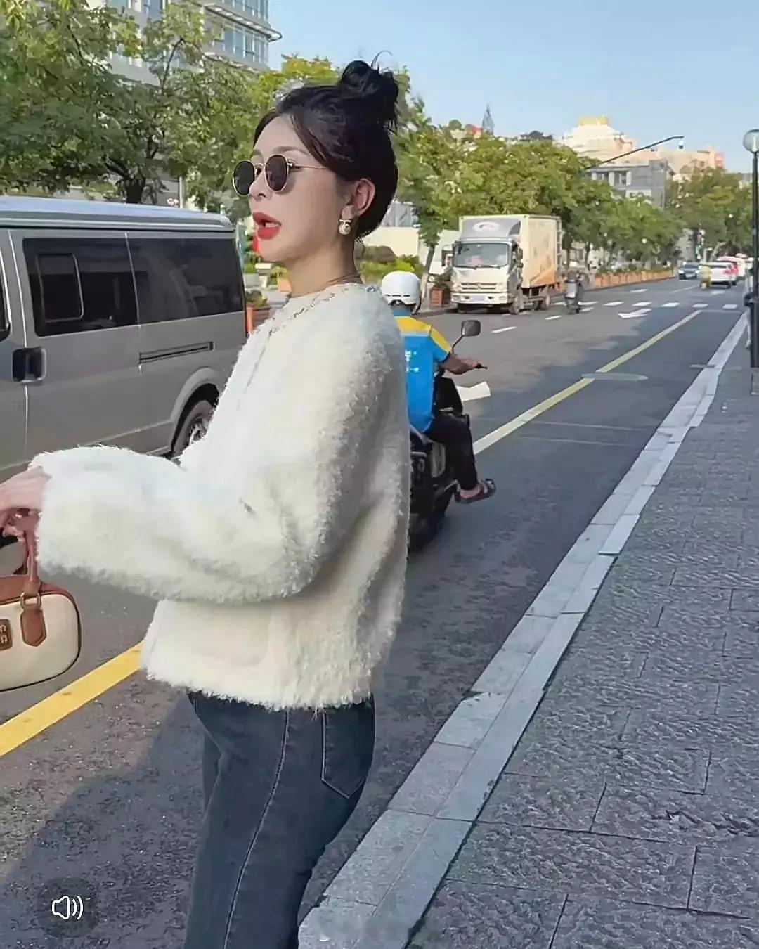 若若这孕肚不是很明显吗？​​​