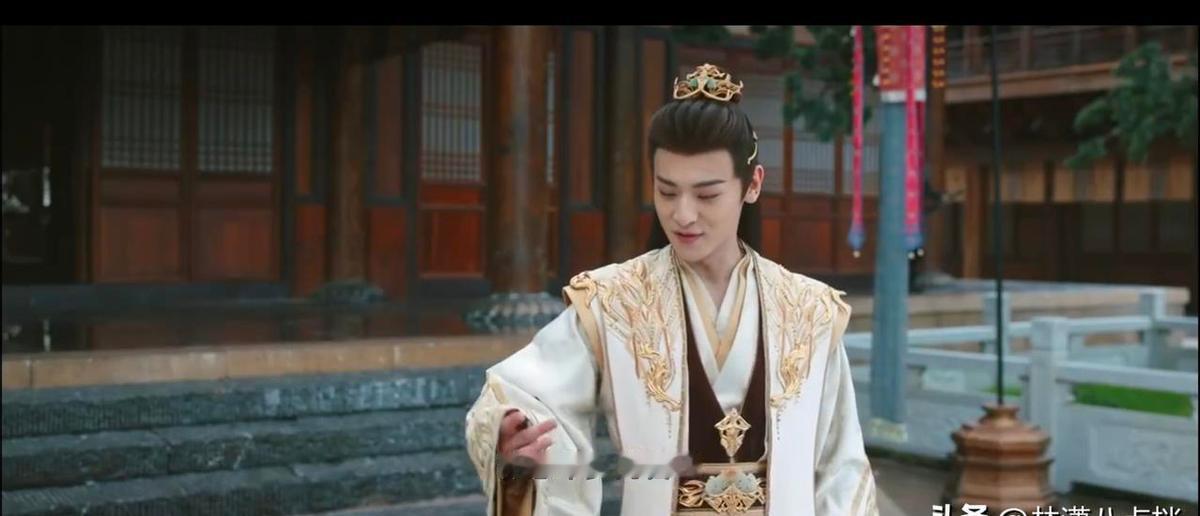 司徒雪走的时候，没哭没闹，背影比谁都干净。琅琊王手里攥着权，心里揣着刀，她再恋