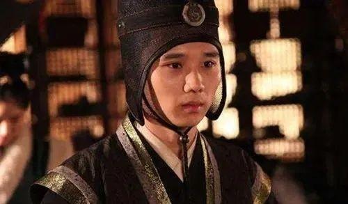 1626年，60岁魏忠贤假传圣旨，将21岁李成妃软禁，断水断粮15天，但第16天