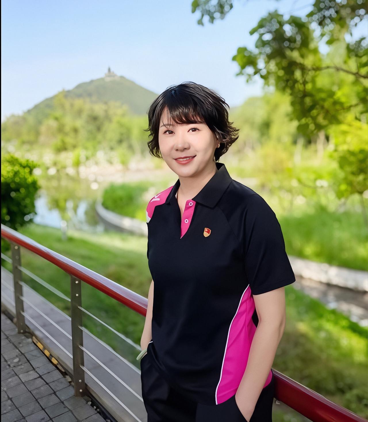 被王楠打败后，她38岁嫁普通人生下一子，如今在南通大学当副院长，你认识她吗？
