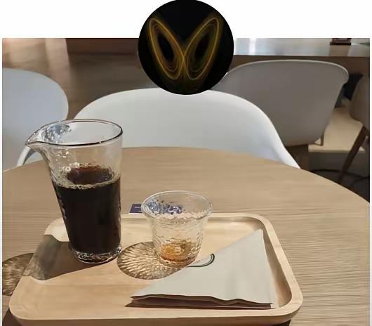 男子享了齐人之福。男子娶了越南女子，生了儿子后，女子说要回家看看。男子多给了一