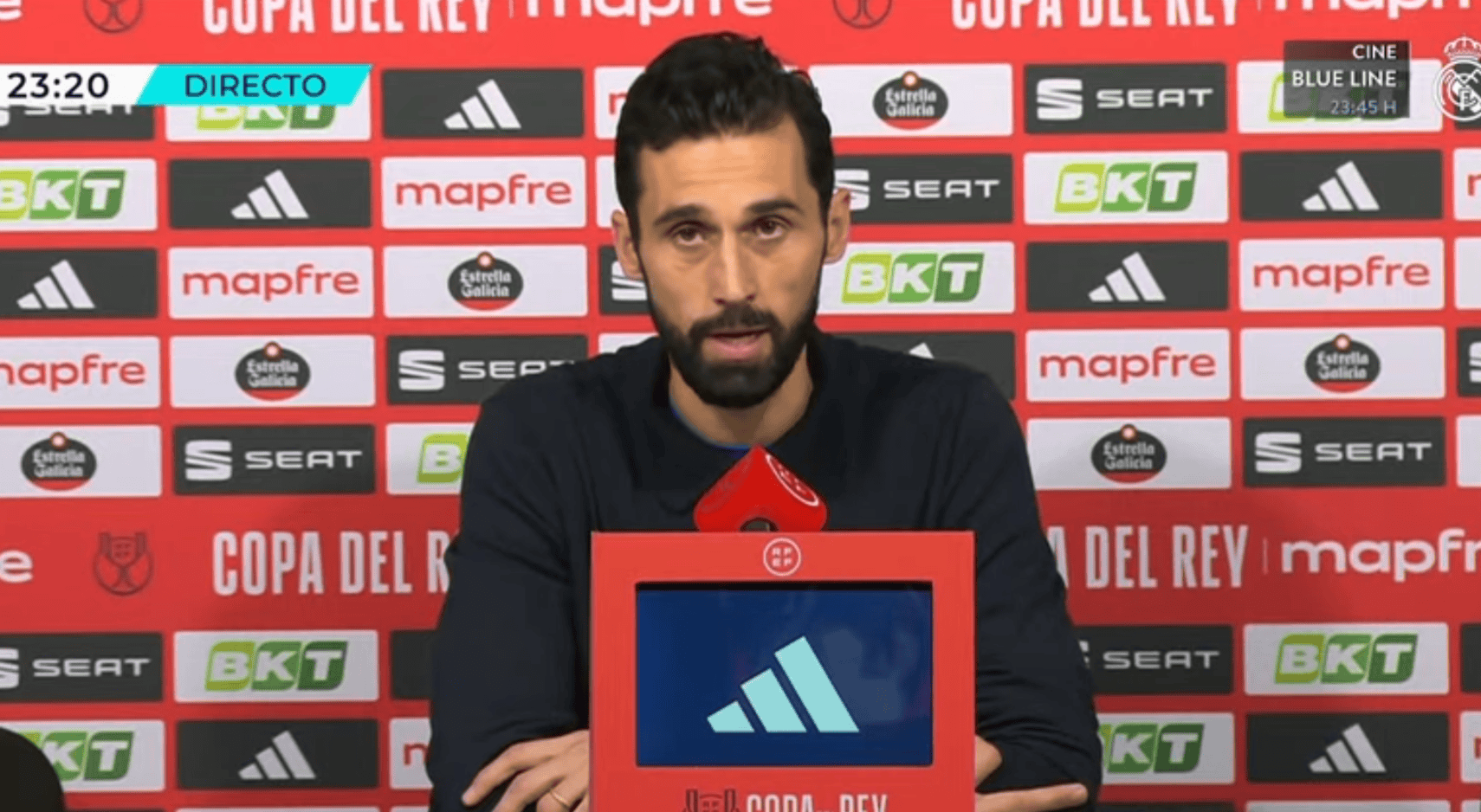 阿韦洛亚: 无论是首发安排还是换人决定, 责任和过错在我